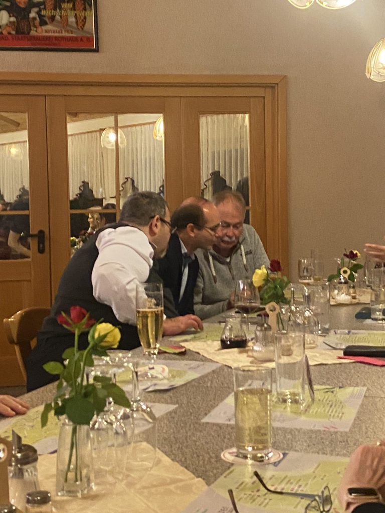 Obmann und Vorsitzender mit geistlichem Beistand